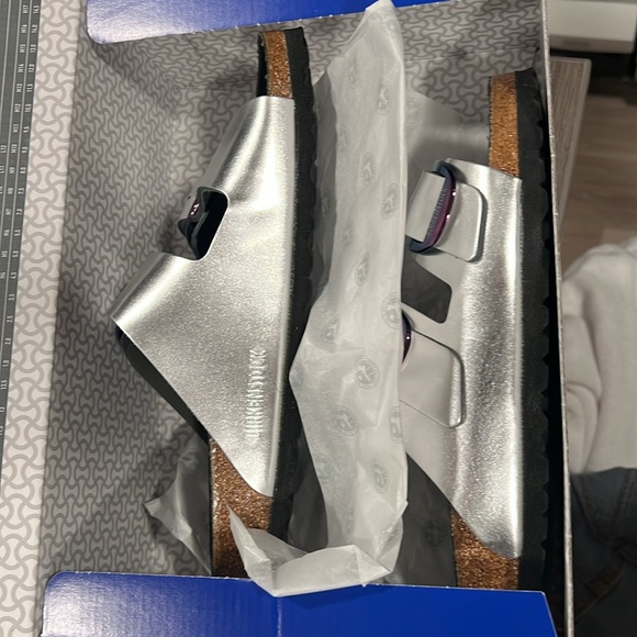 Birkenstock Arizona Big Buckle in metallic silver - Picture 7 of 15